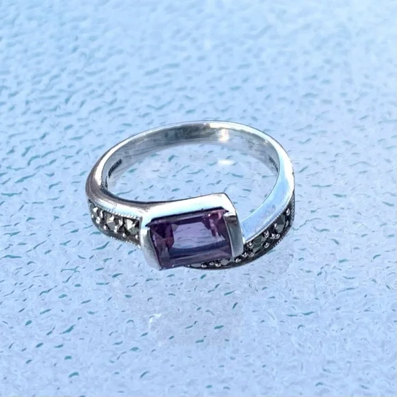 Vintage Amethyst & Marcasite Sterling Silver February Birthstone Ring Size 6-3/4 - Picture 3 of 10